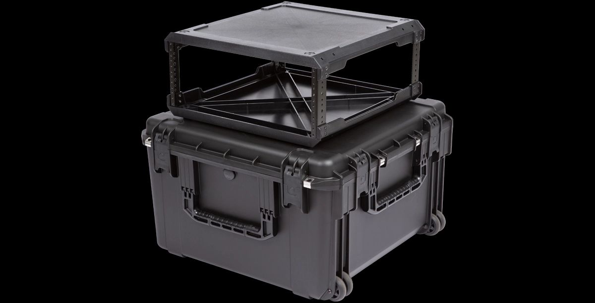 SKB 3i-2424M144U iSeries Case with Removeable 4U Injection Molded 20 Rack Cage, TSA Locking Latches, Wheels