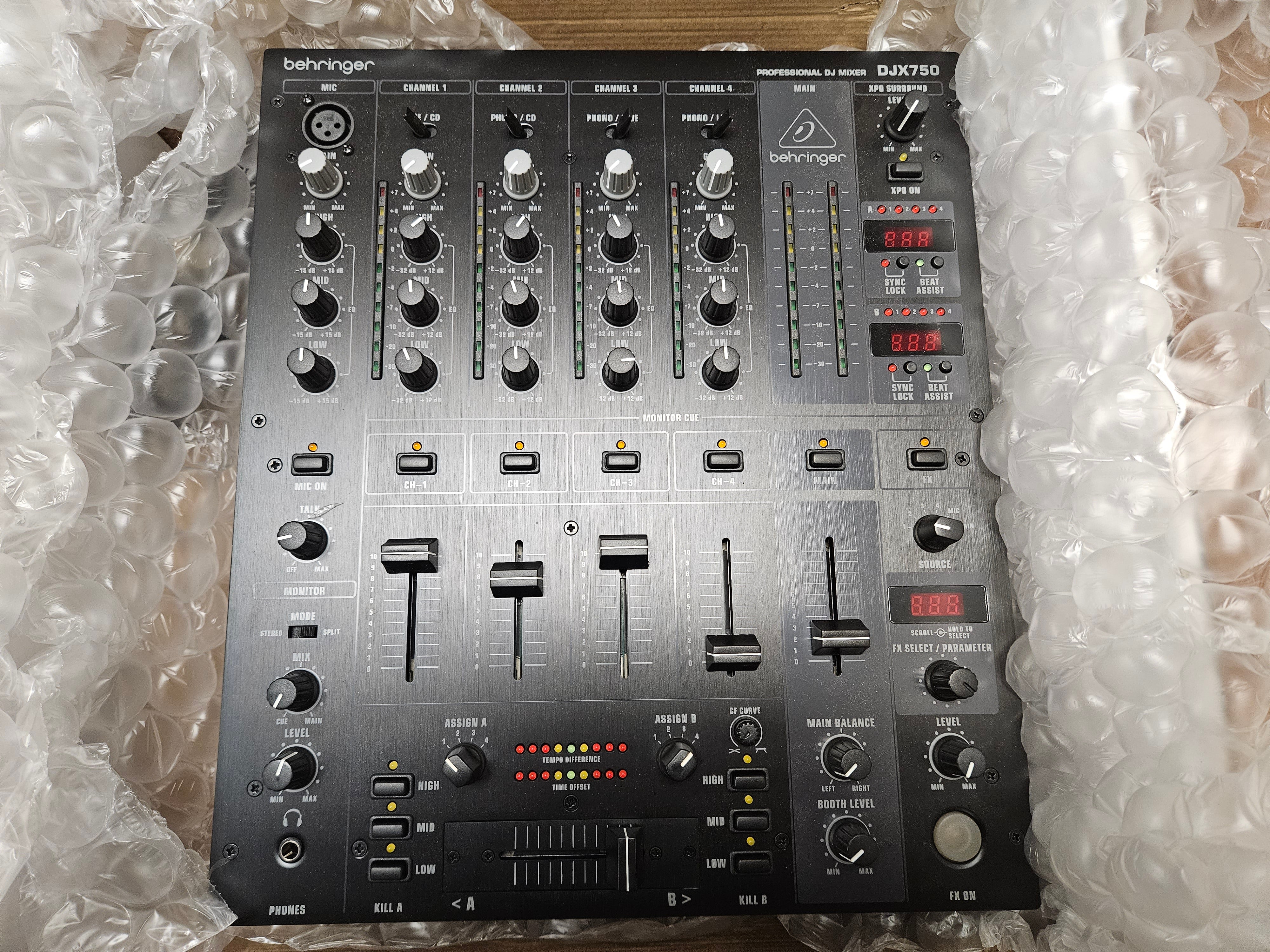 Behringer Pro Mixer VMX100USB 2-Channel DJ Mixer - Used