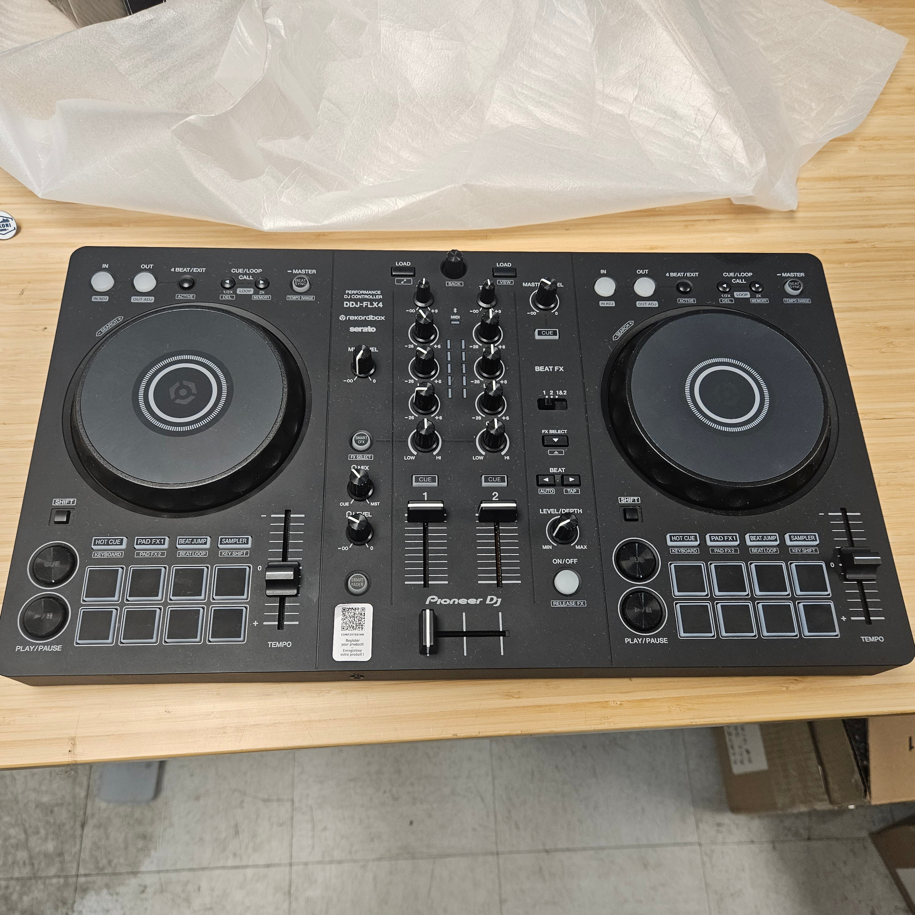 Pioneer DJ DDJ-FLX4 Portable 2-Channel rekordbox DJ and Serato Controller - Used