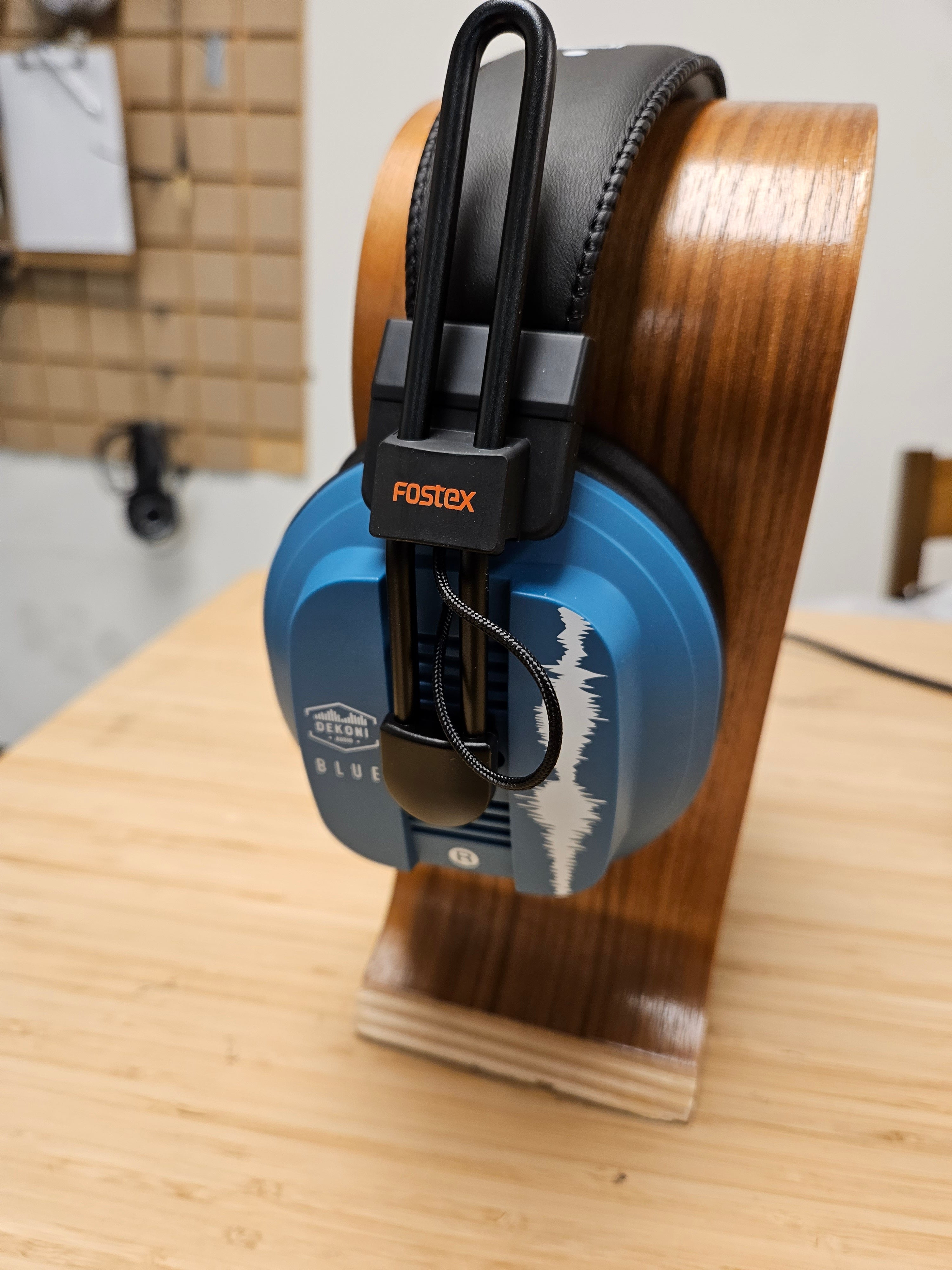 Dekoni Audio Blue – Fostex/Dekoni Audiophile HiFi Planar Magnetic Headphone - Used