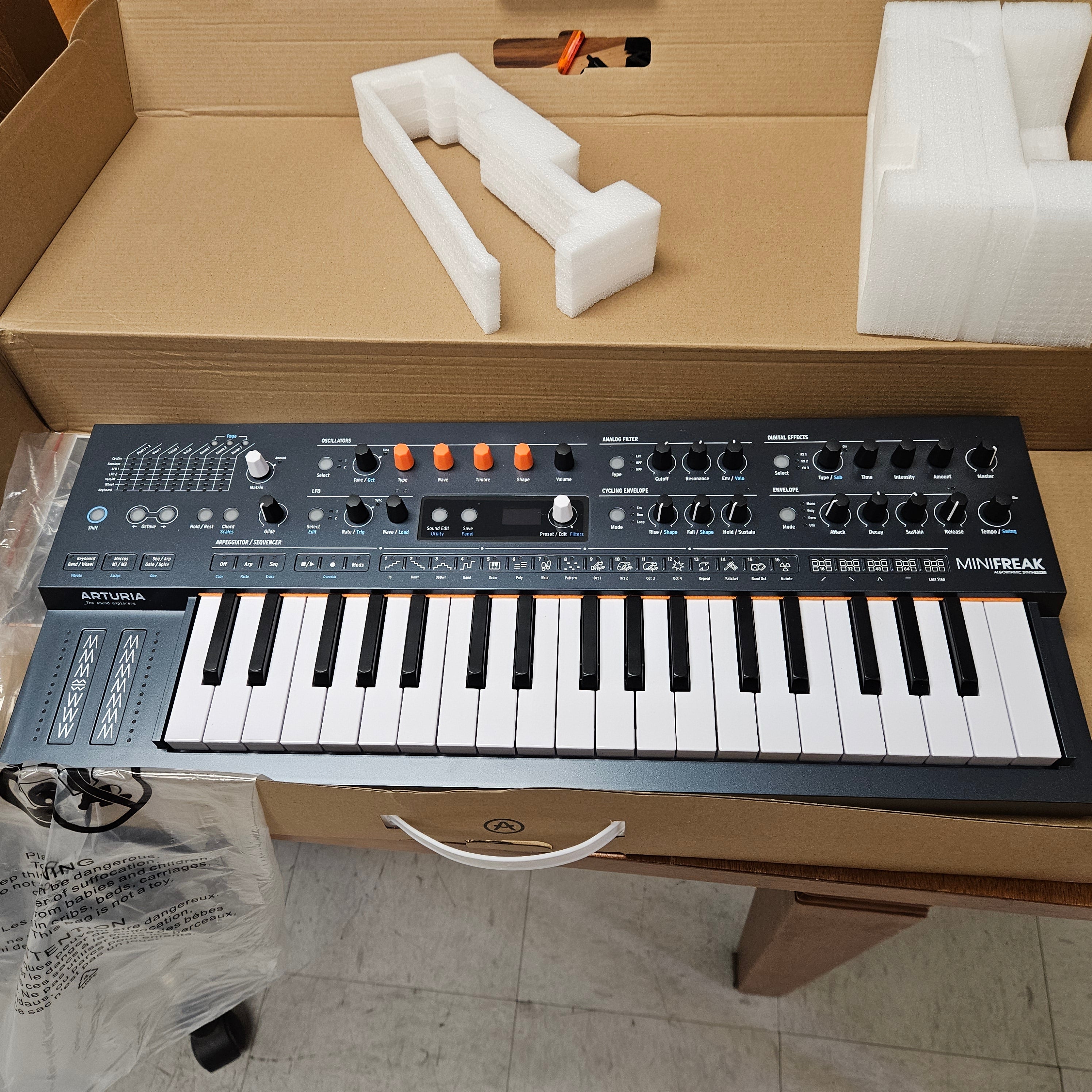 Arturia MiniFreak 6-Voice Polyphonic Hybrid Keyboard - Used