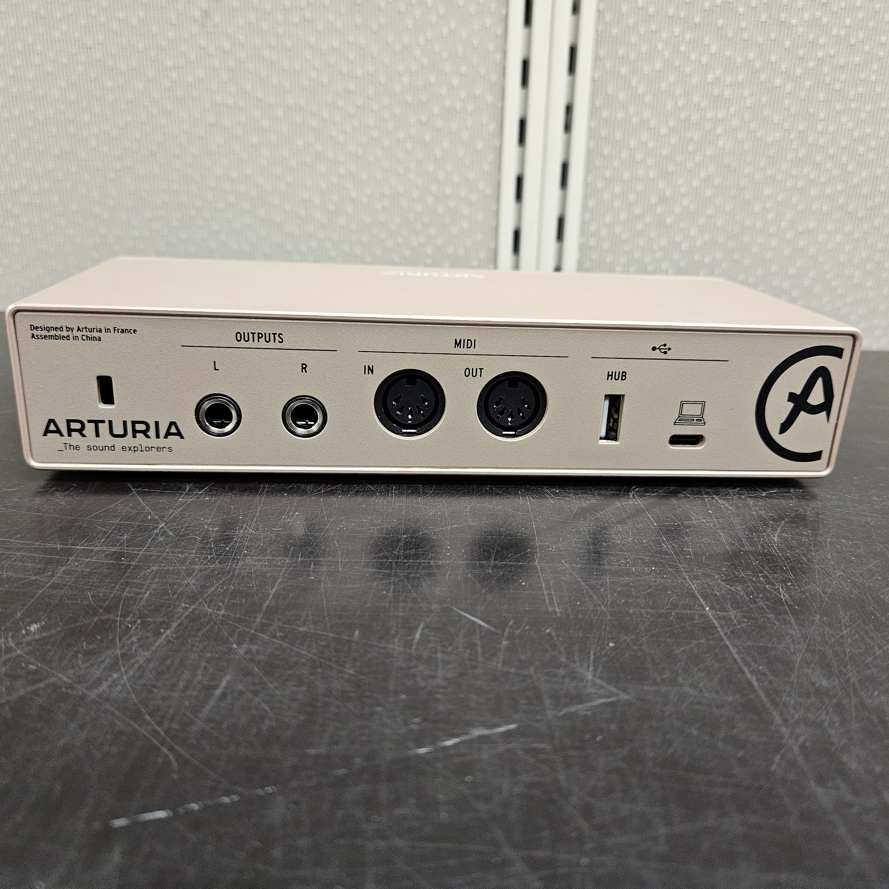 Arturia MINIFUSE2-CHAMPAGNE 2x Combo Input USB-C Audio Interface