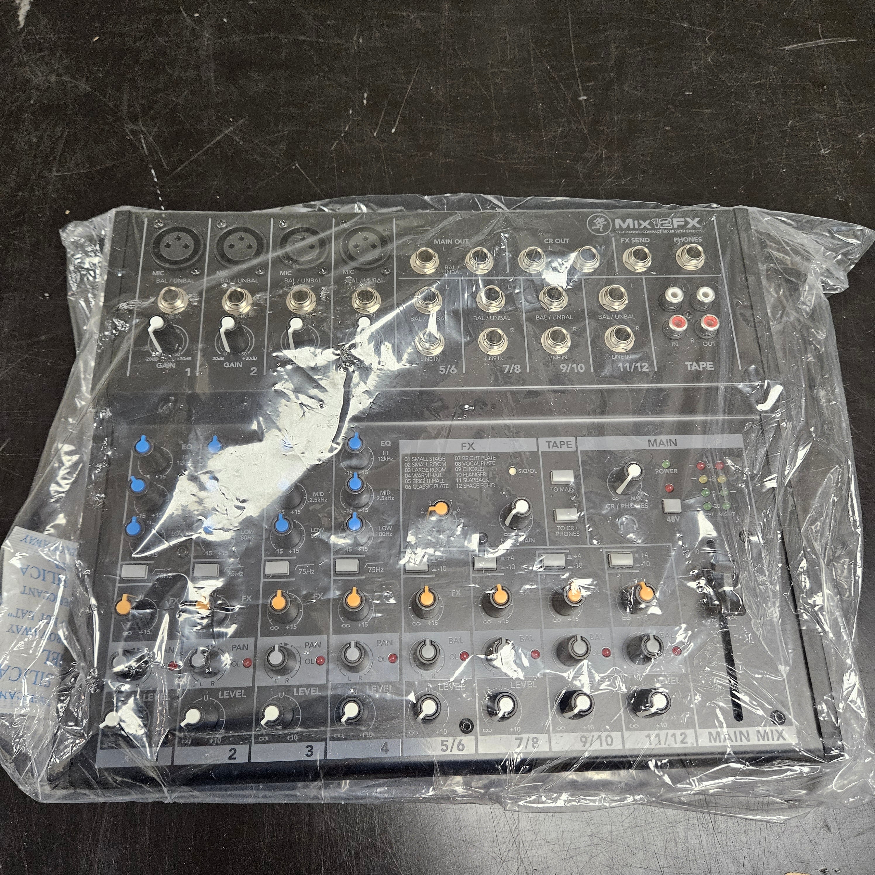 Mackie Mix12FX Rugged Portable 12-Channel Compact Mixer w/ FX Open Box