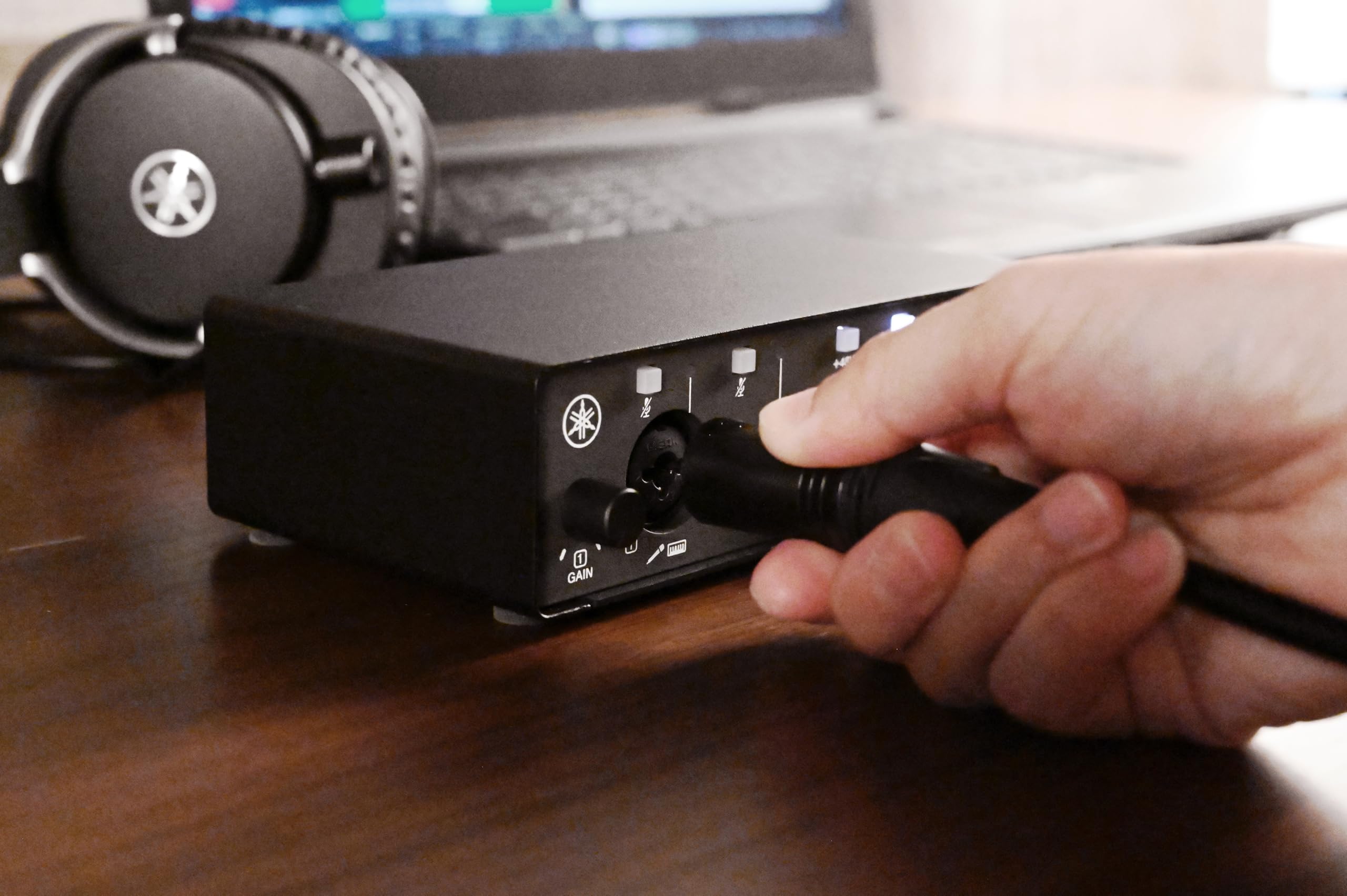 Yamaha UR12MK3 W 2 x 2 USB 2.0 Audio Interface with one mic preamp and 24-bit/192 kHz support