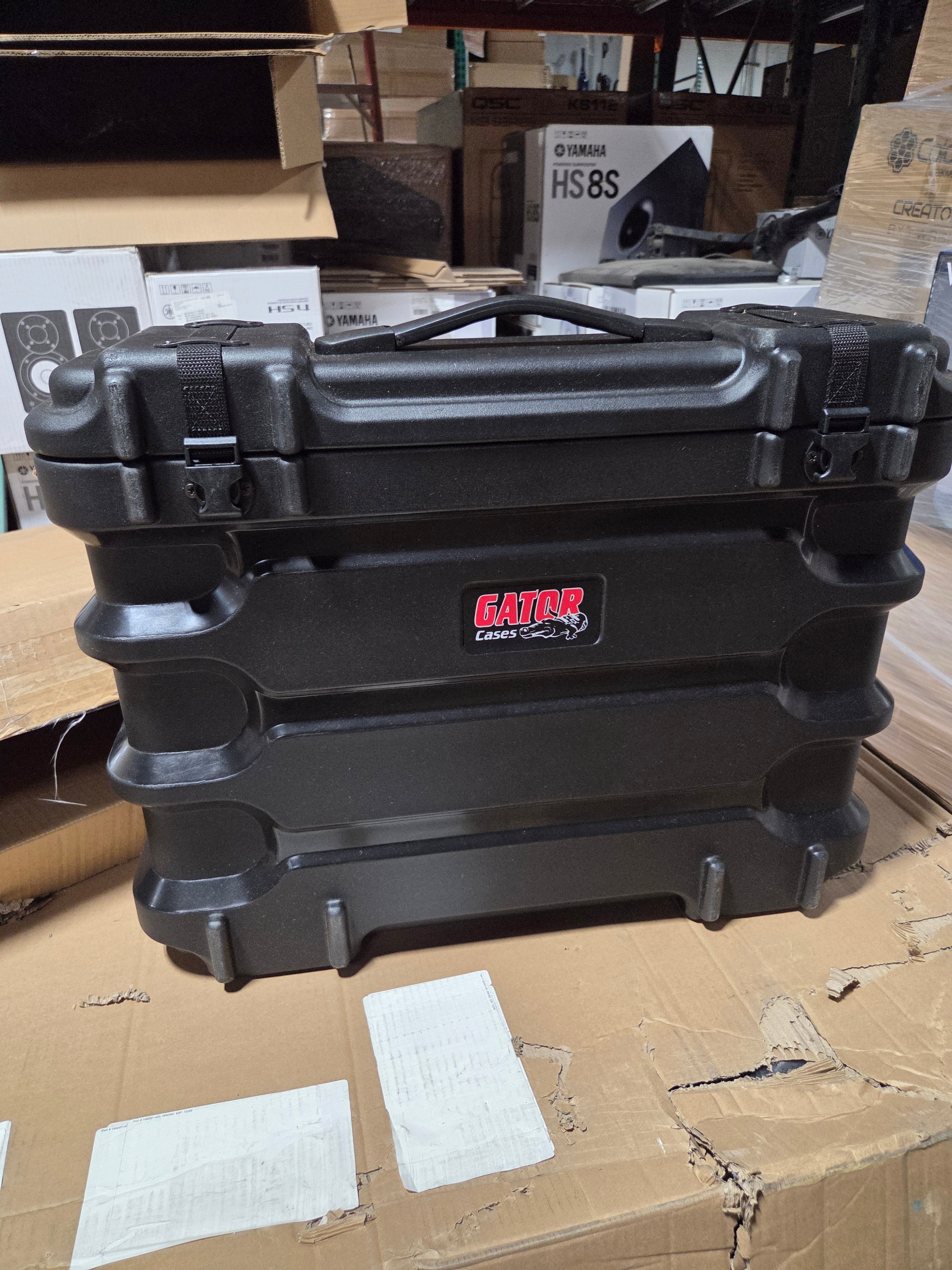 Gator GLED1924ROTO Roto-Molded LCD/LED Screen Case (B-Stock)
