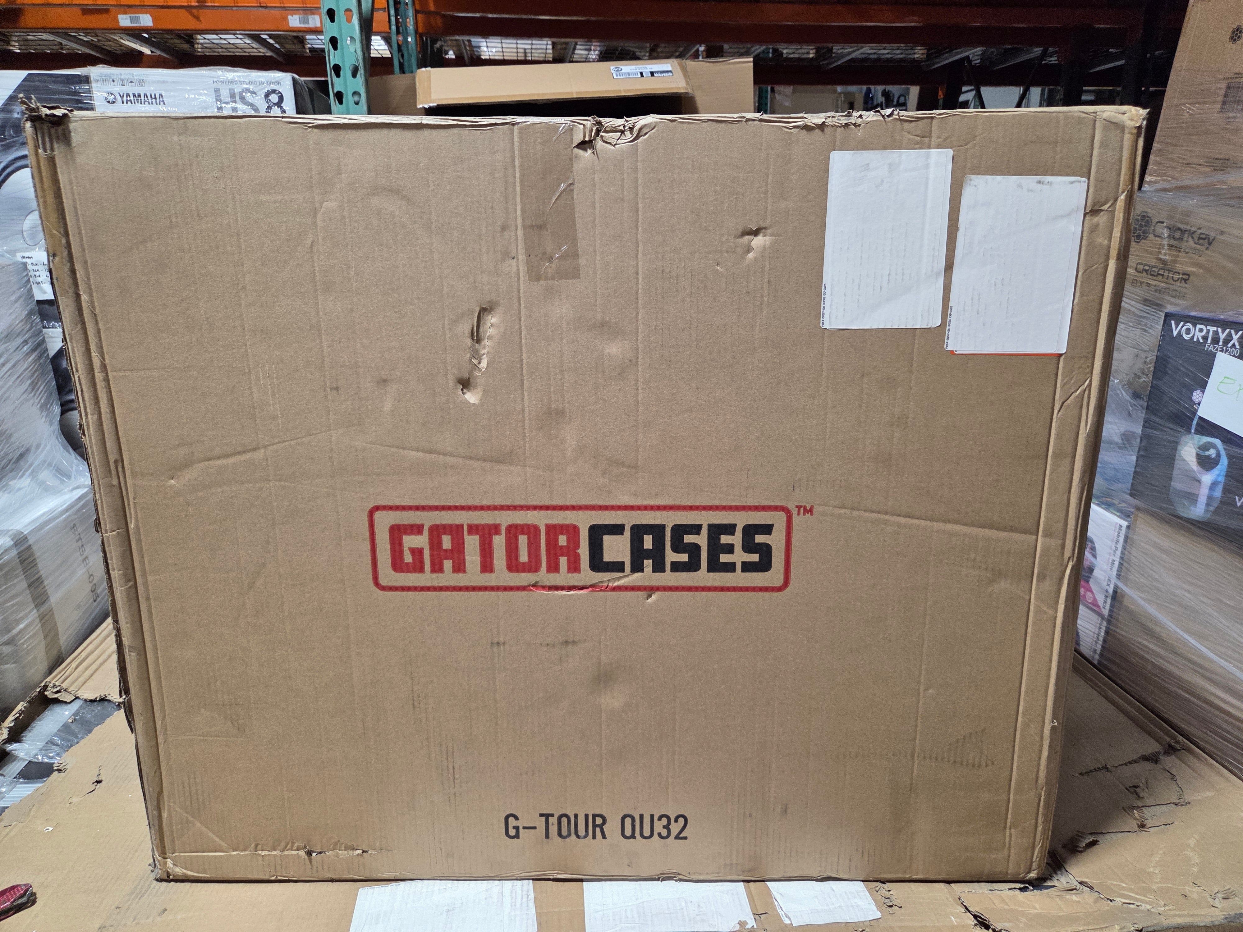 Gator G-TOURQU32 ATA Wood Flight Case for Allen & Heath QU32 Mixing Console with Doghouse Design (B-Stock)