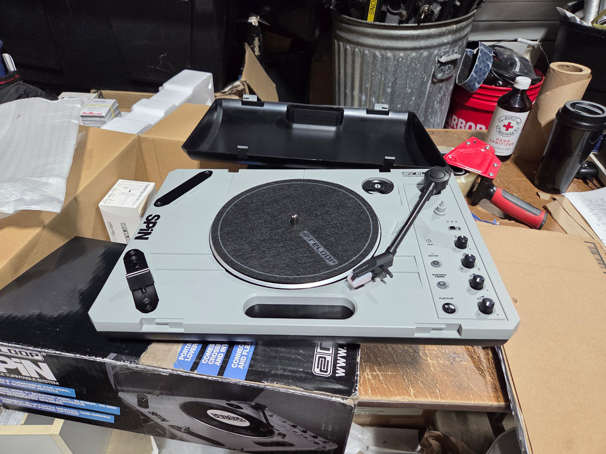 Reloop SPiN Portable Turntable System with Scratch Vinyl (B-Stock)