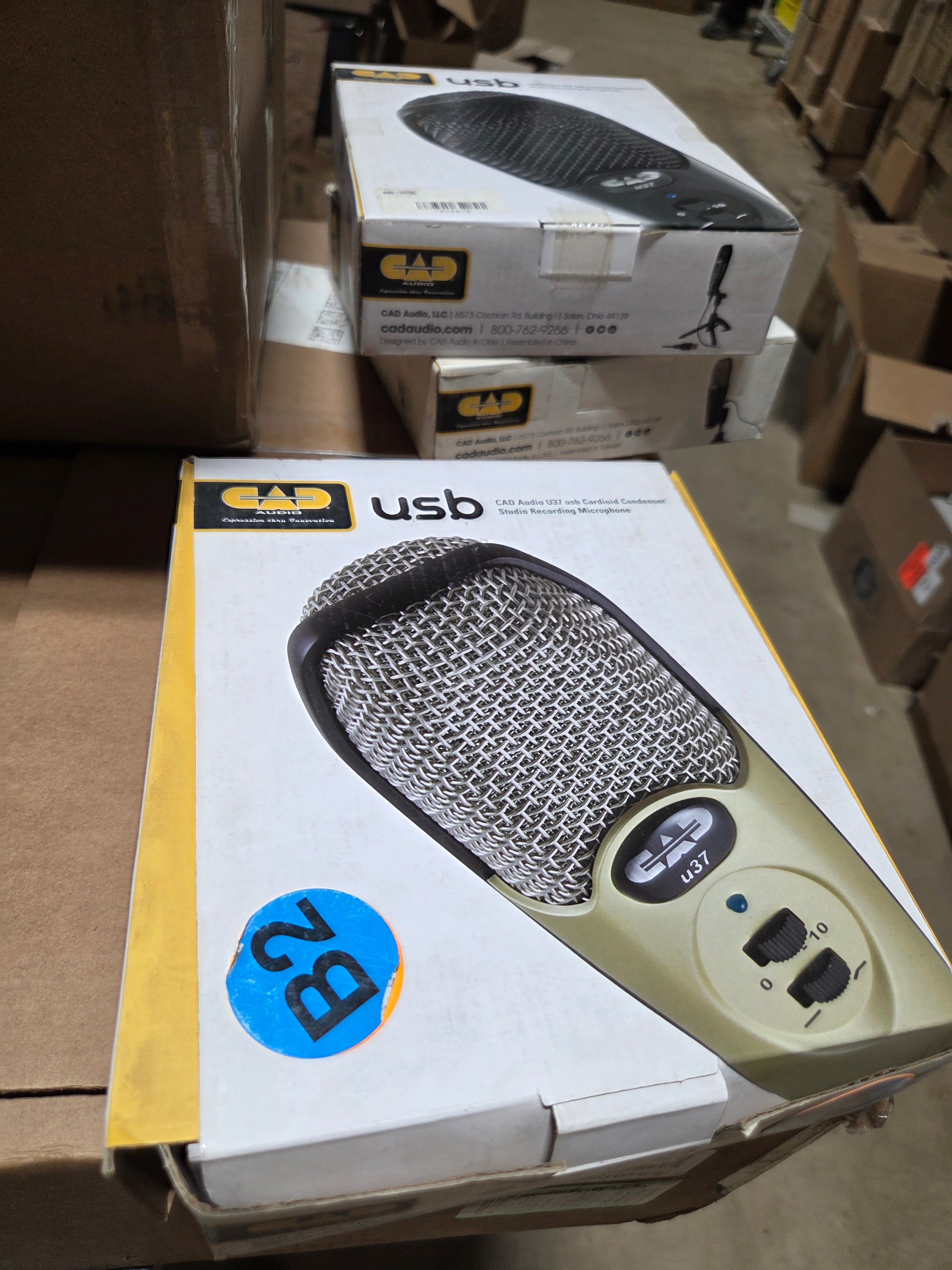 CAD U37 USB Large-Diaphragm Cardioid Condenser Recording Microphone B-Stock