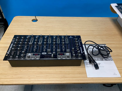 Behringer VMX1000USB Professional 7-Channel Rack-Mount DJ Mixer