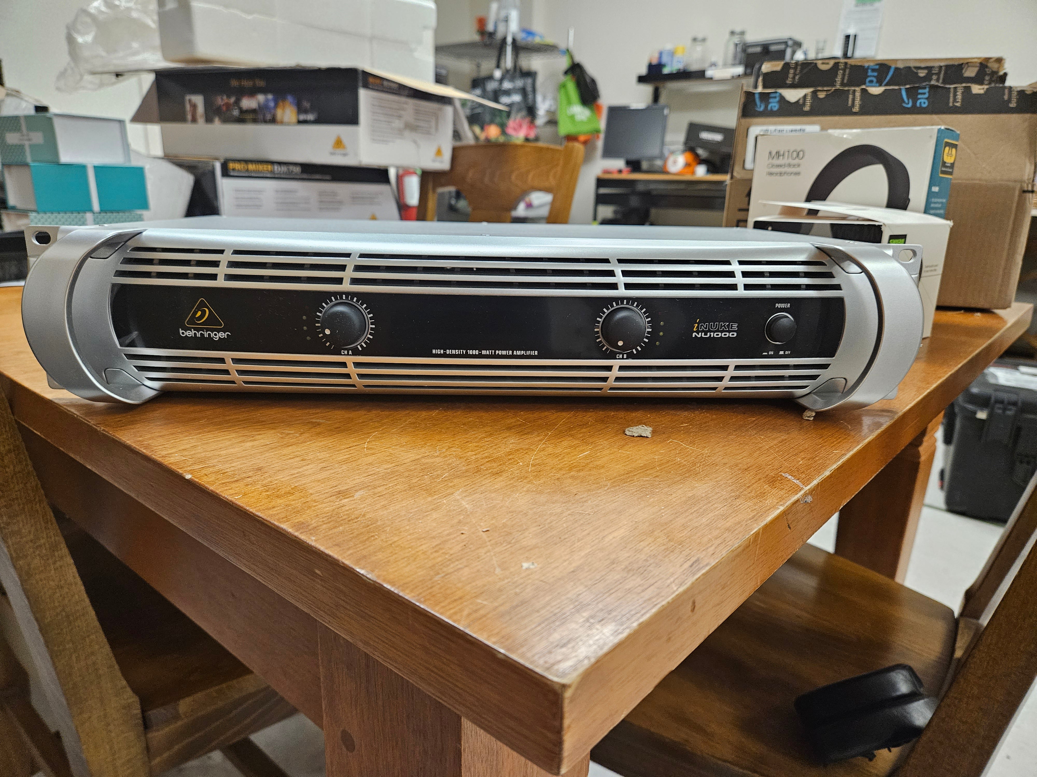 Behringer iNUKE NU1000 Ultra-Lightweight, High-Density 1000 Watt Power Amplifier - Used