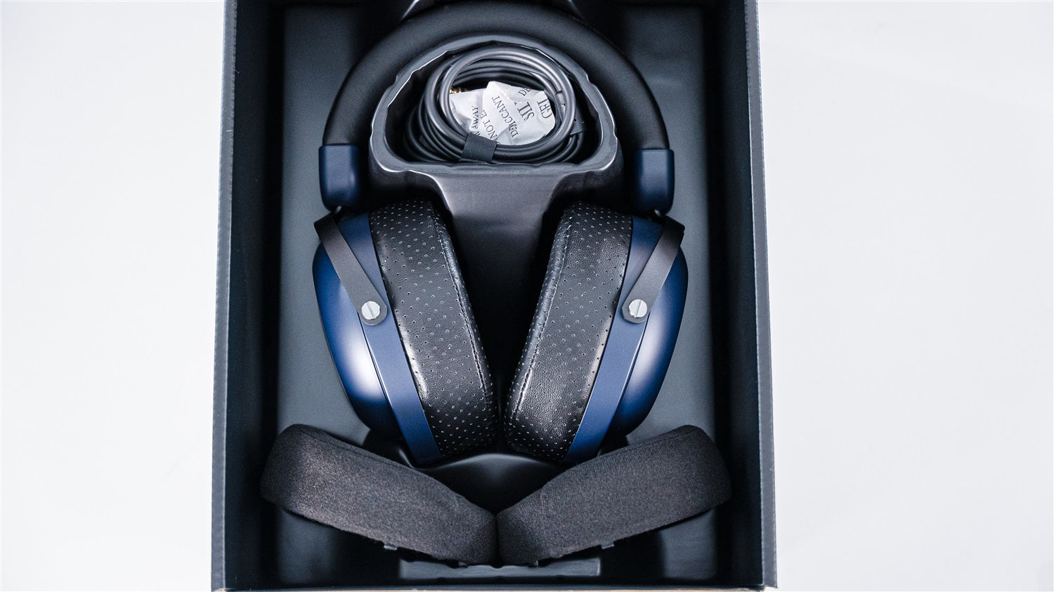 Dekoni x HIFIMAN Cobalt Closed Back Headphones | Audiophile Headphones | Wired Over-Ear Headphones Open Box
