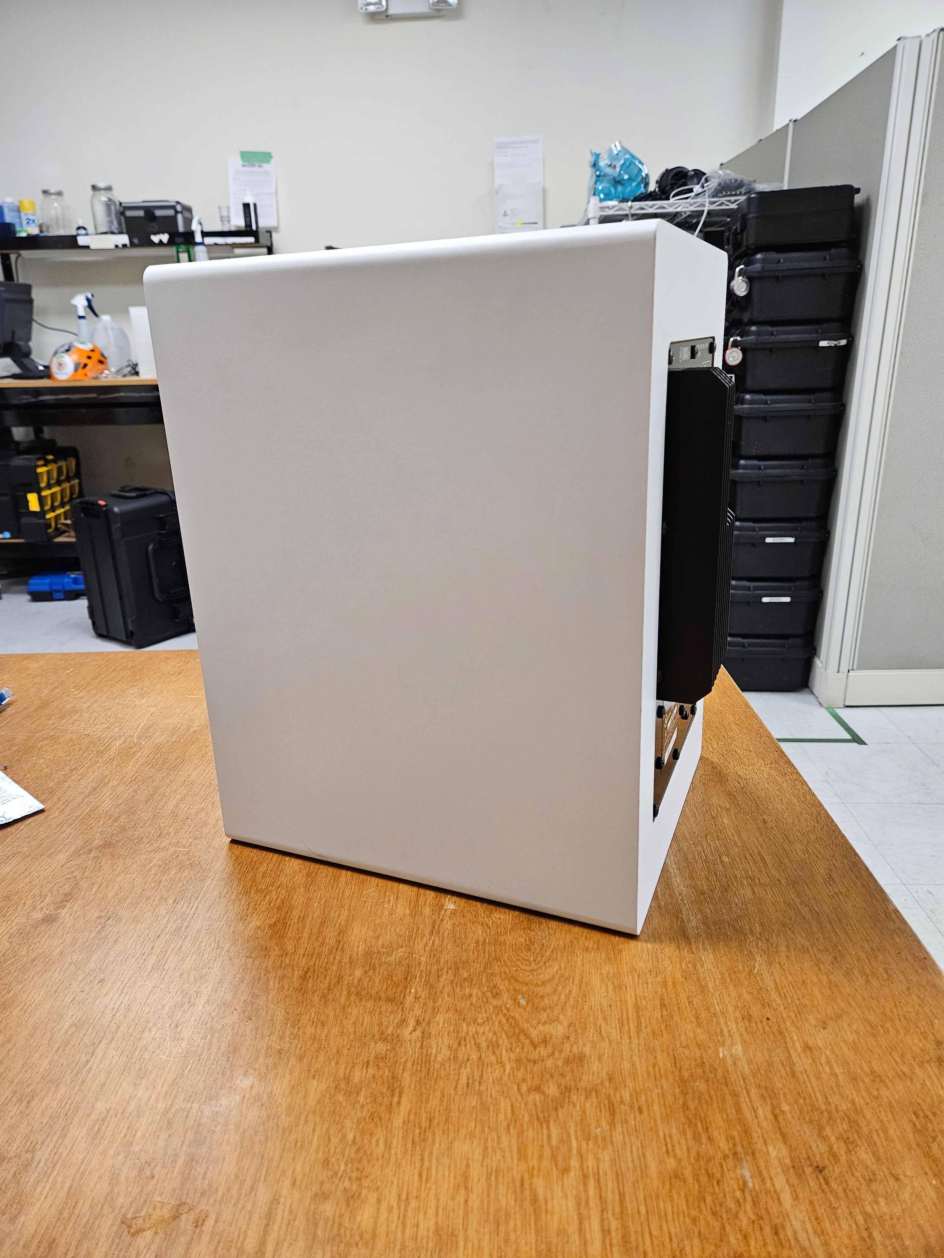 Yamaha HS8 Powered Studio 8 120W Powered Studio Reference Monitor White Open Box