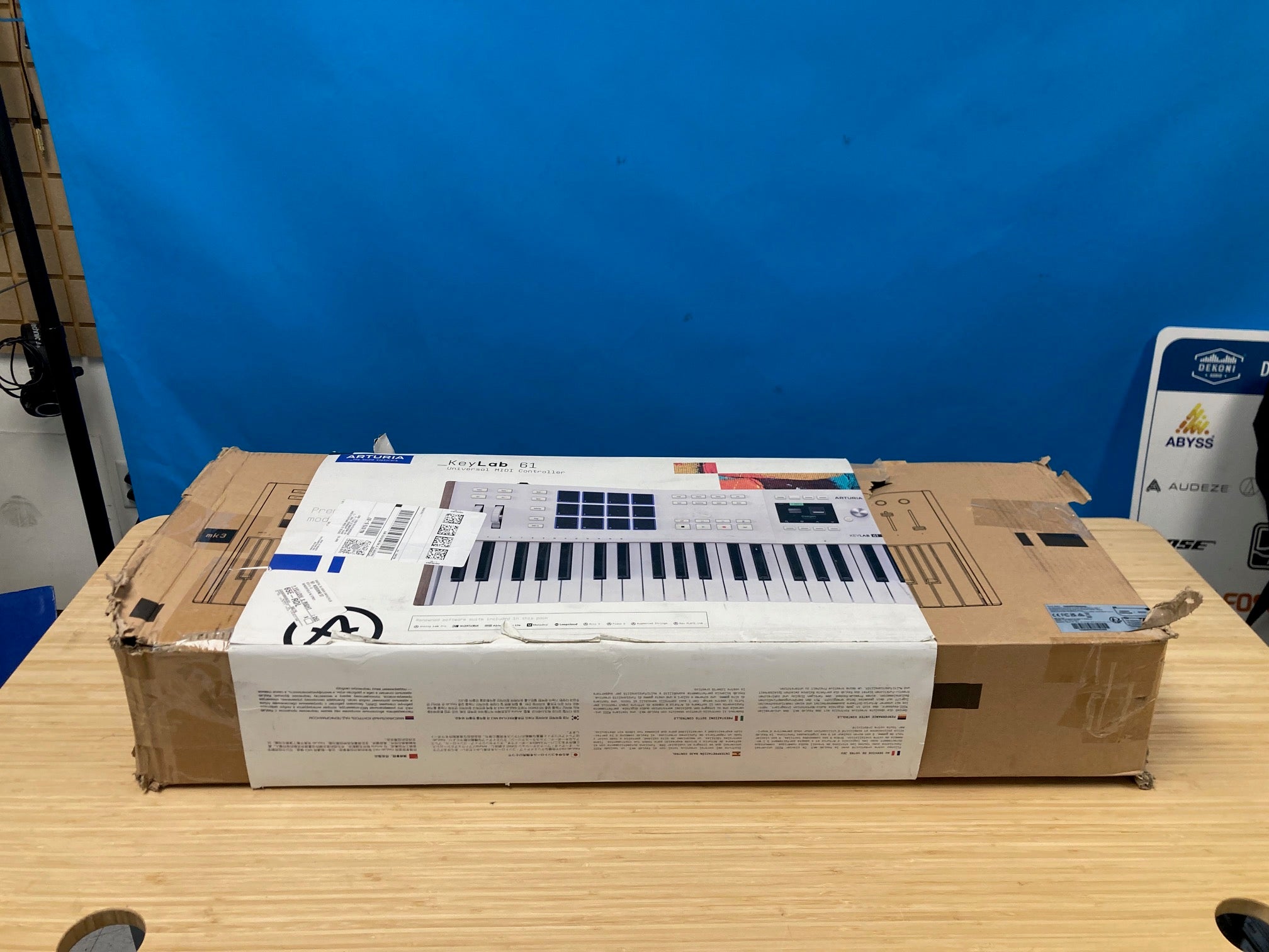Arturia KeyLab 61 mk3 Professional MIDI Controller and Software (White) - Used