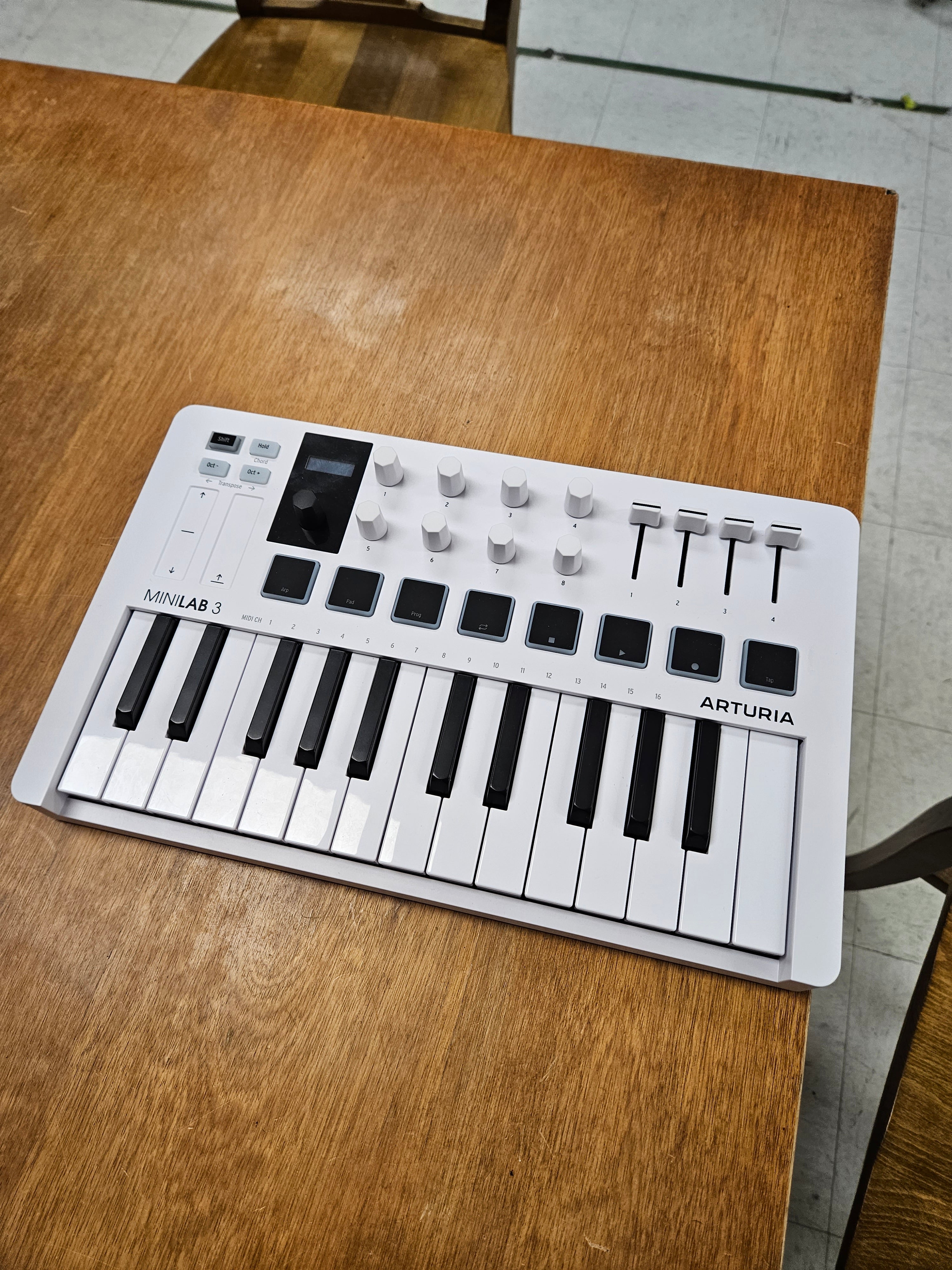 Arturia MiniLab 3 Plug-And-Play MIDI Controller - Used
