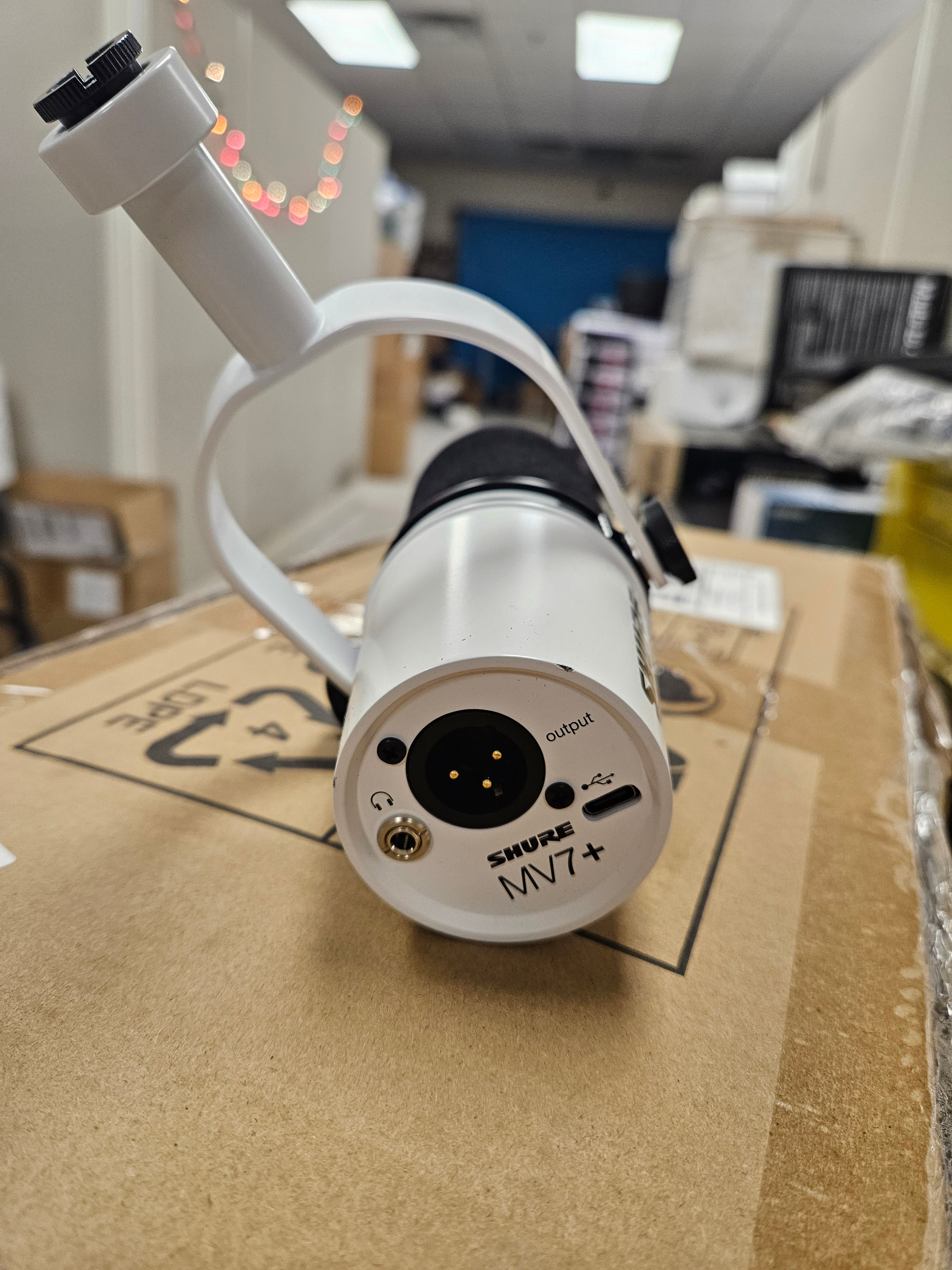 Shure MV7+ XLR/USB-C Dynamic Podcasting Microphone (White) - Used