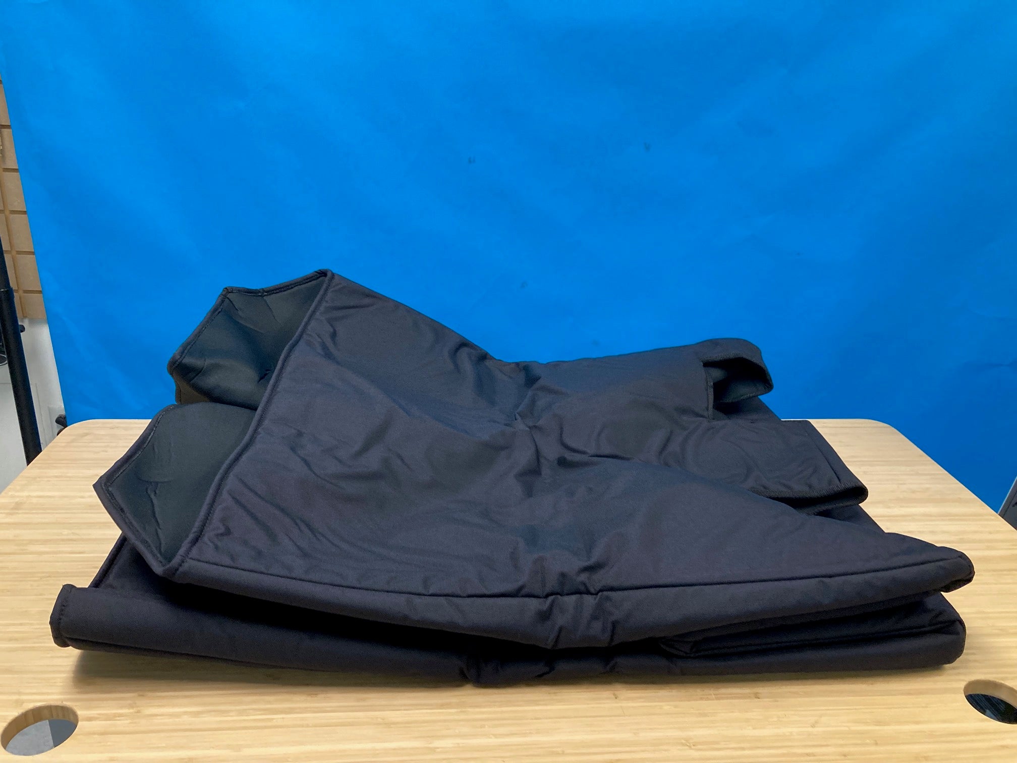 Undercover ES21P Deluxe Padded Speaker Cover