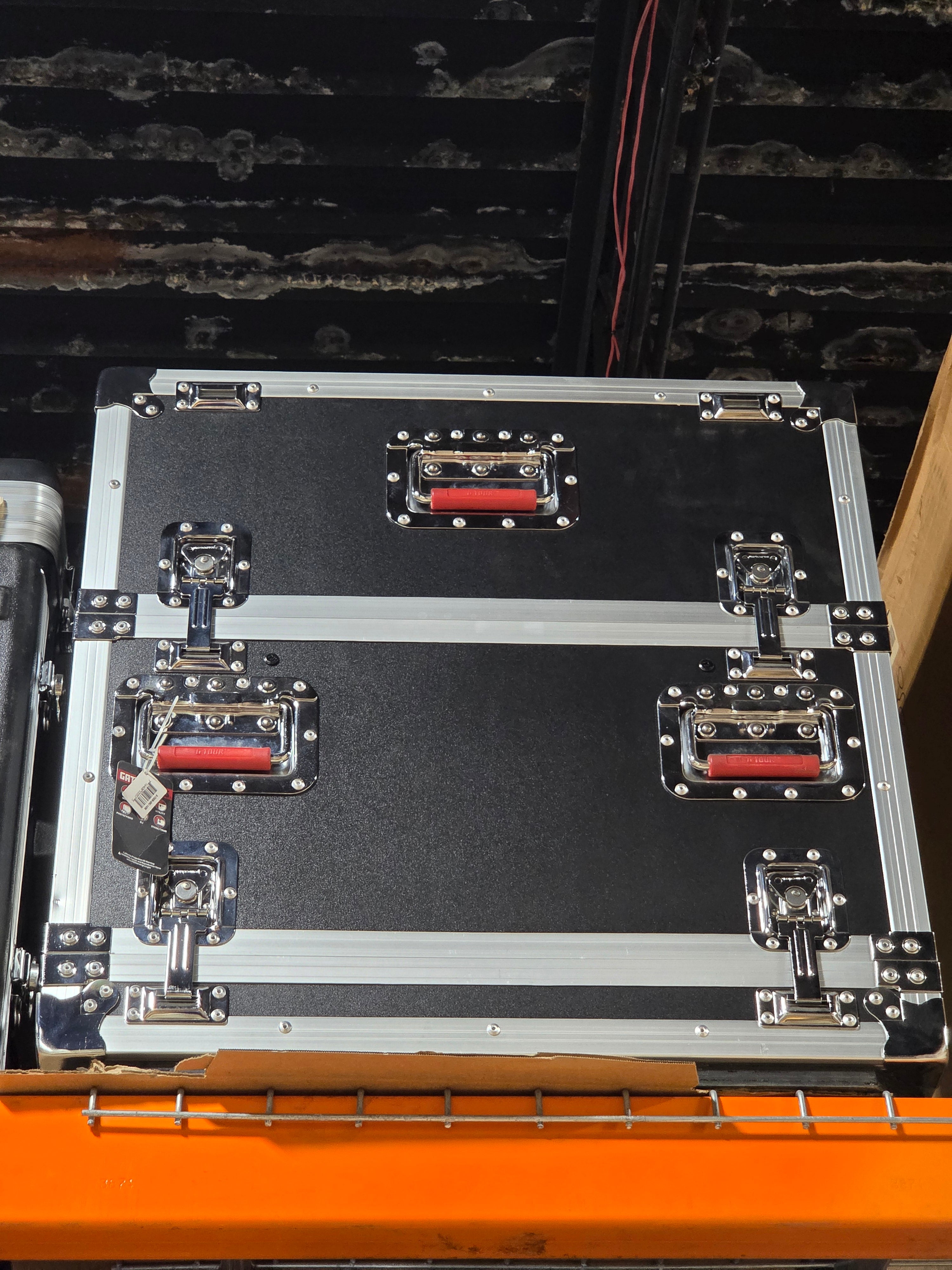 Gator G-TOUR-GRC-1406 14U Top & 6U Bottom G-Tour ATA Console Wood Flight Rack Case (B-Stock)