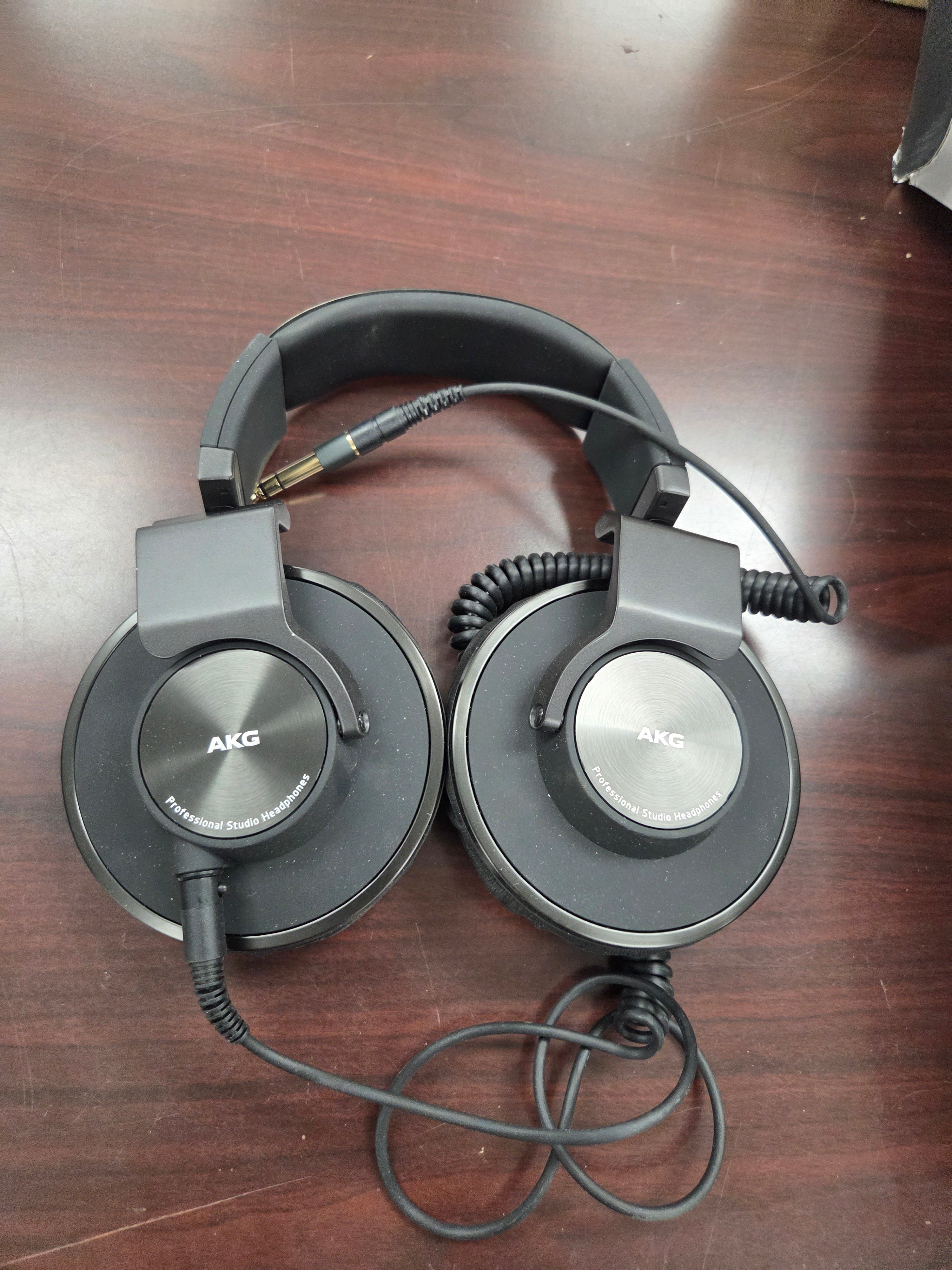 AKG K553 MKII Closed-Back Studio Headphones Black - Used