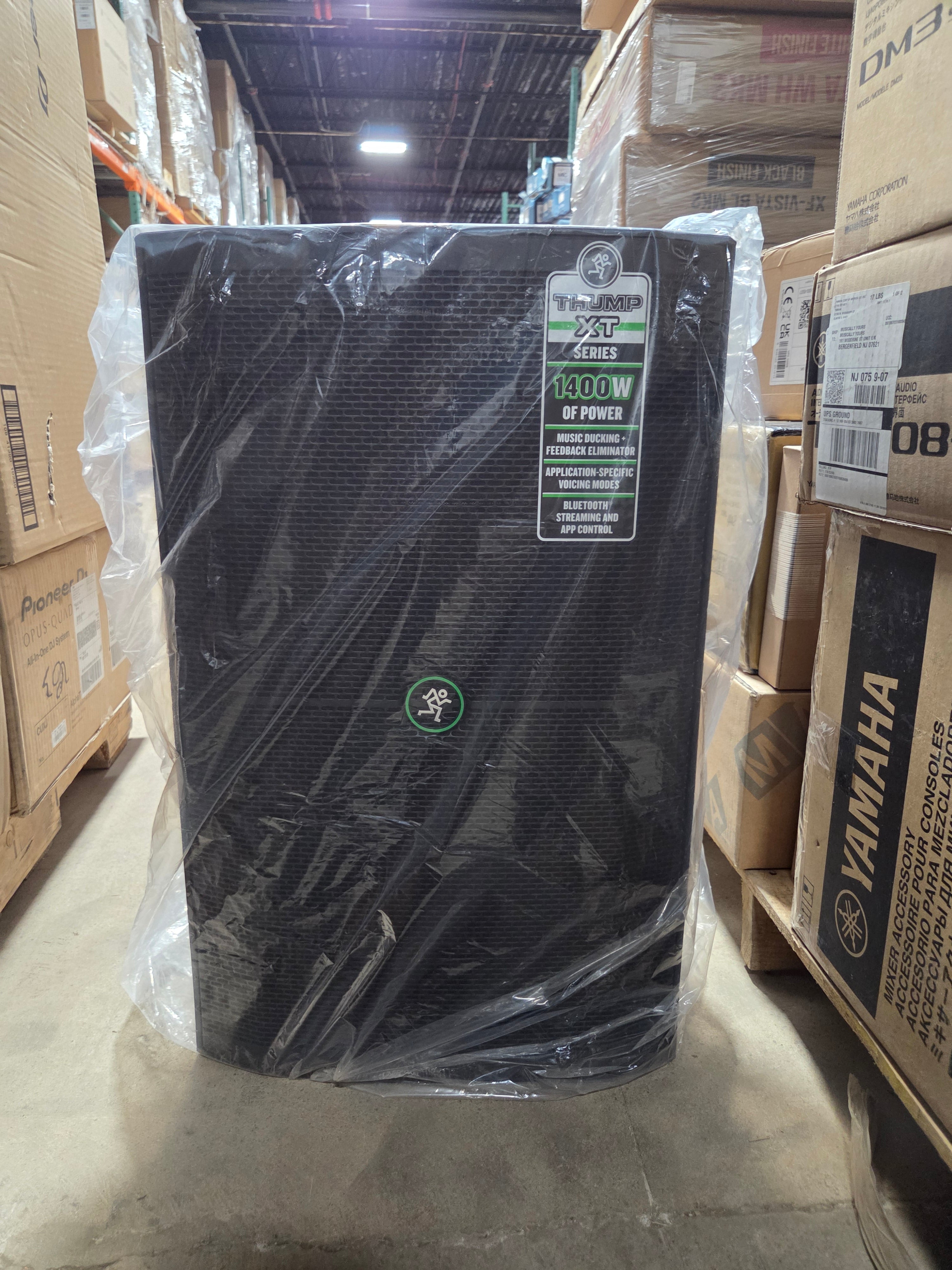 Mackie Thump215XT 1400W 15 Powered PA Loudspeaker System with DSP and Bluetooth - Used